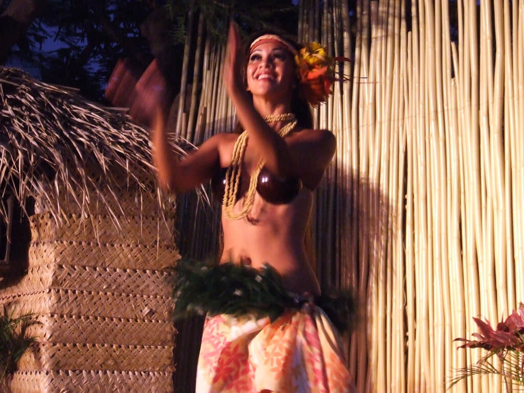 hawaiian-dancer