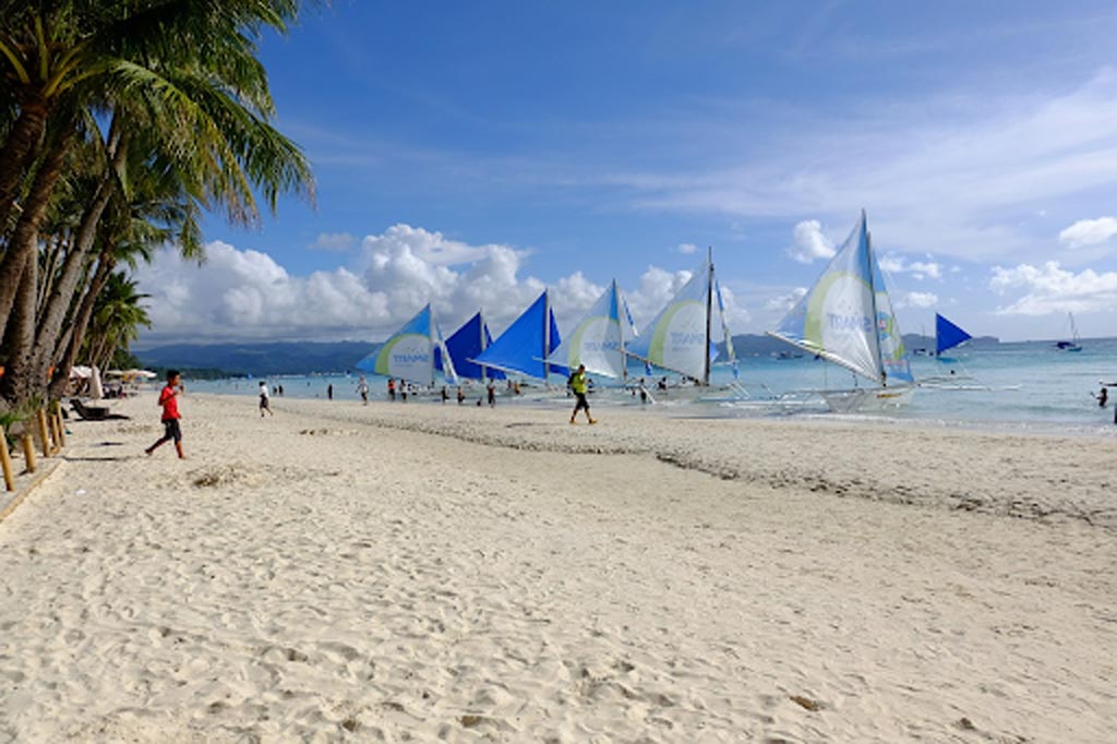 Amid Unstable Currents: Locals in Boracay Today