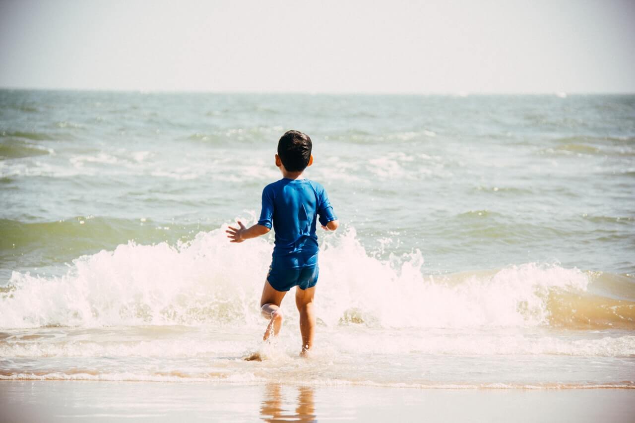 beach-boy-child-enjoyment-366666-2019-12-03-01-25