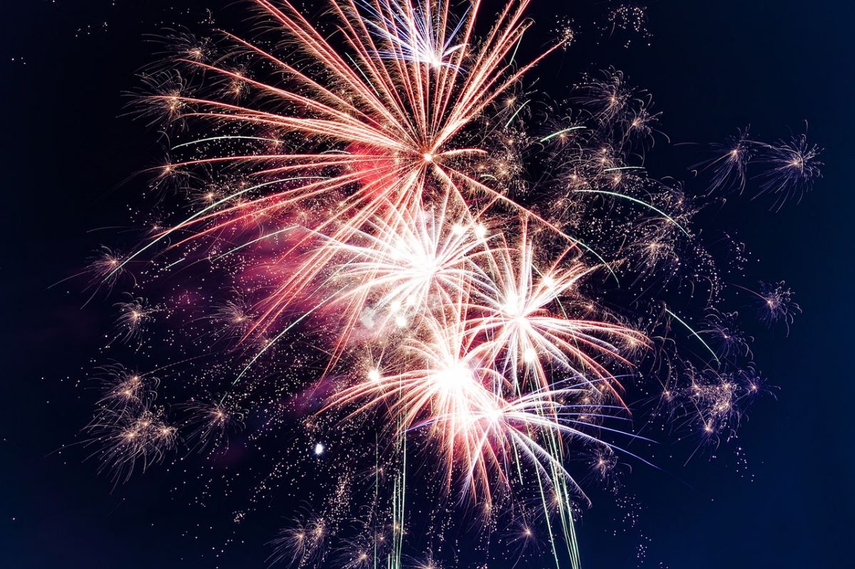 colorful-fireworks-2019-01-03-06-37-large