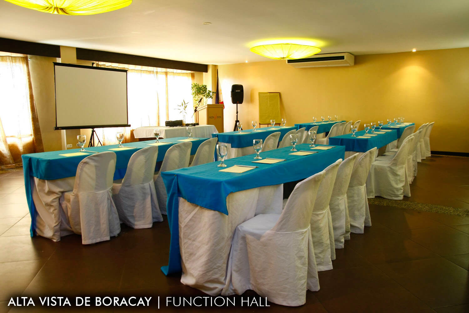 features-to-look-in-hotel-well-equipped-function-hall