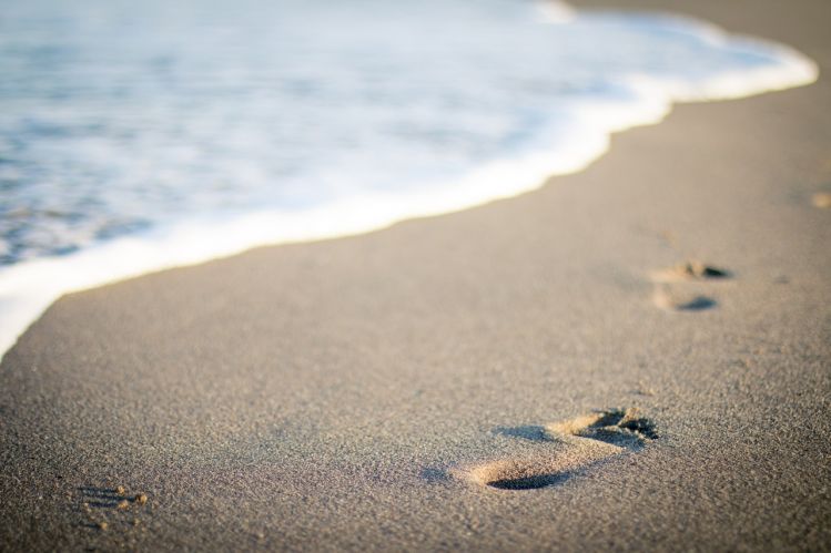 foot print beach sand
