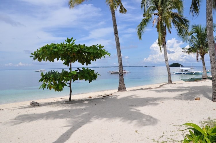 Travel Philippines World-class Beach